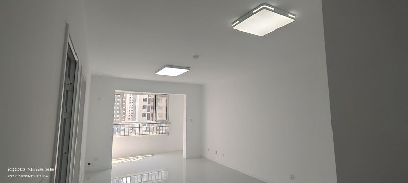 2室2厅1厨1卫（可改3室1厅1厨1卫）， 繁华商圈，近学校，好房出租。房东直租无中介费