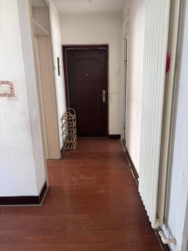 普通装修3室2厅1卫80m253万元