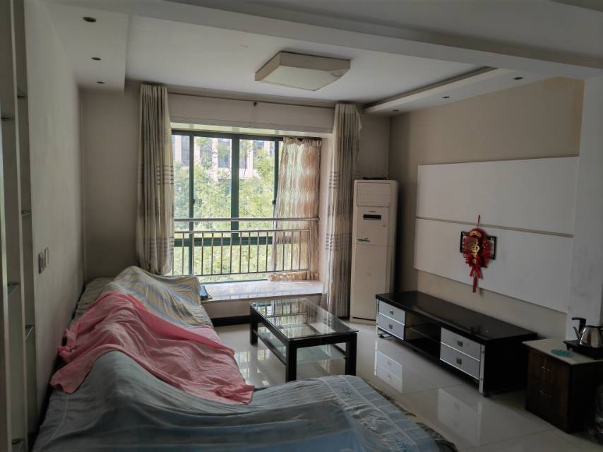 普通装修3室2厅2卫120m2170元/月