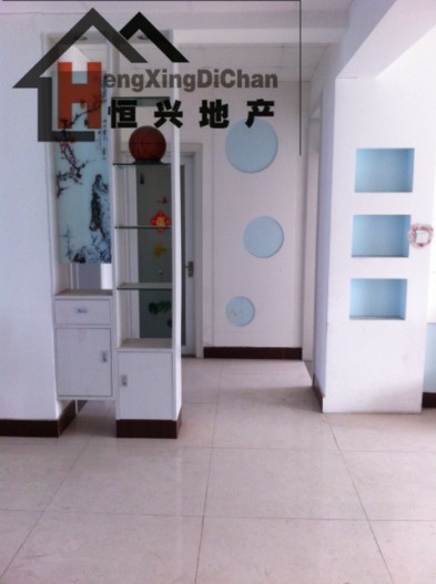 超低价出售标准市中心学区房