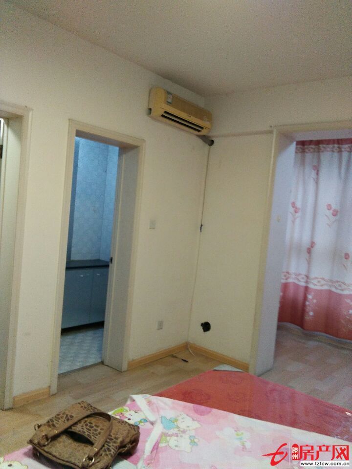 北安居小区出租，精装修家具家电齐全。便宜出租。