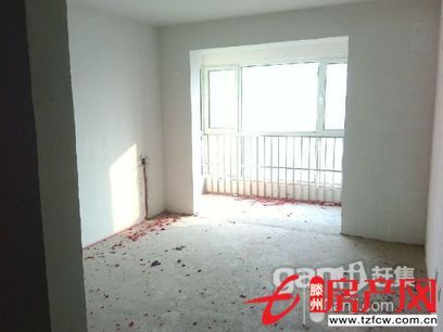 三室两厅一卫，两室向阳，随时看房
