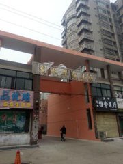 龙水华庭营业房出租，位置优，环境好，人流量大，聚财宝地