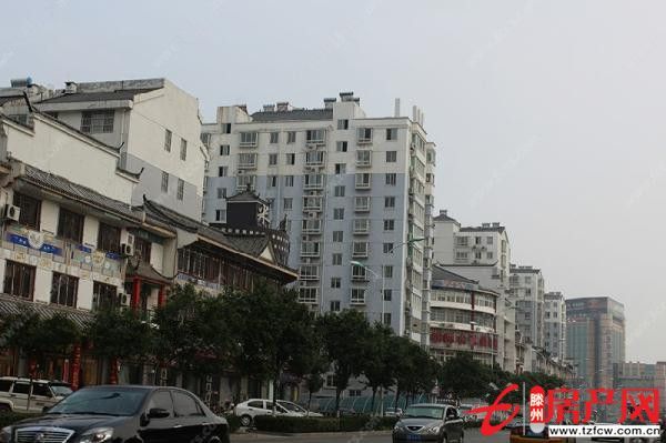 丽都水岸，上房费已交清，送储，三室朝阳，采光好，新证，可贷款