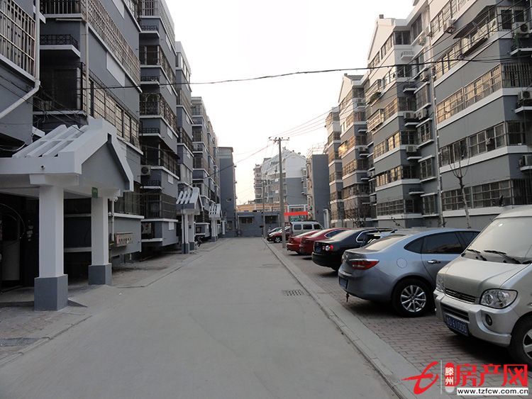龙泉苑，带阁楼，简单装修，有证，学校区域，龙泉小学，腾东中学