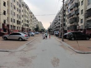 春秋阁小区，农业银行宿舍，学校房，顶楼，上学方便