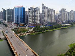 威尼斯一区，公寓楼，学校房，上学方便，价格低
