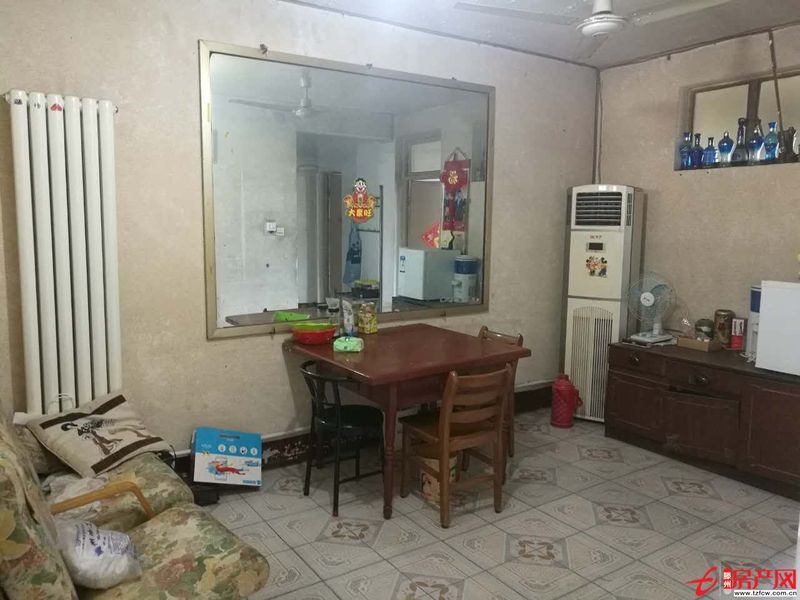 春秋阁，家具家电齐全，集体供暖