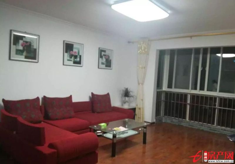 和谐康城，位子小区环境，房间卫生方面都很好