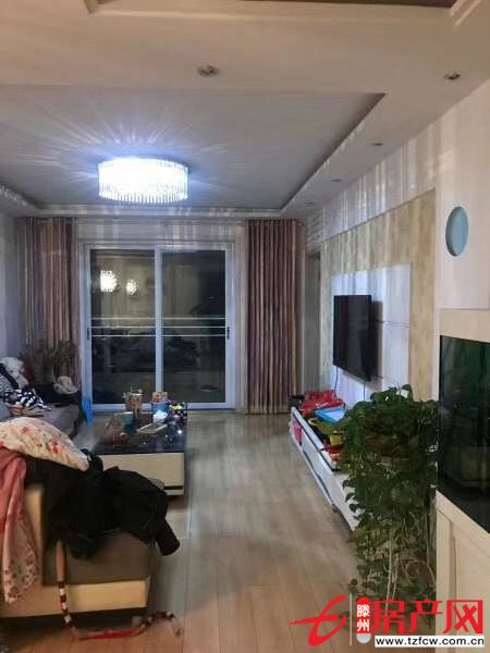 滕北学区房丽都水岸豪华装修。