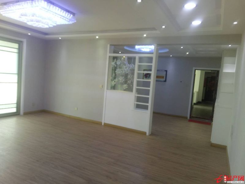 城市之光精装修房源，中层，新房未住过，采光好
