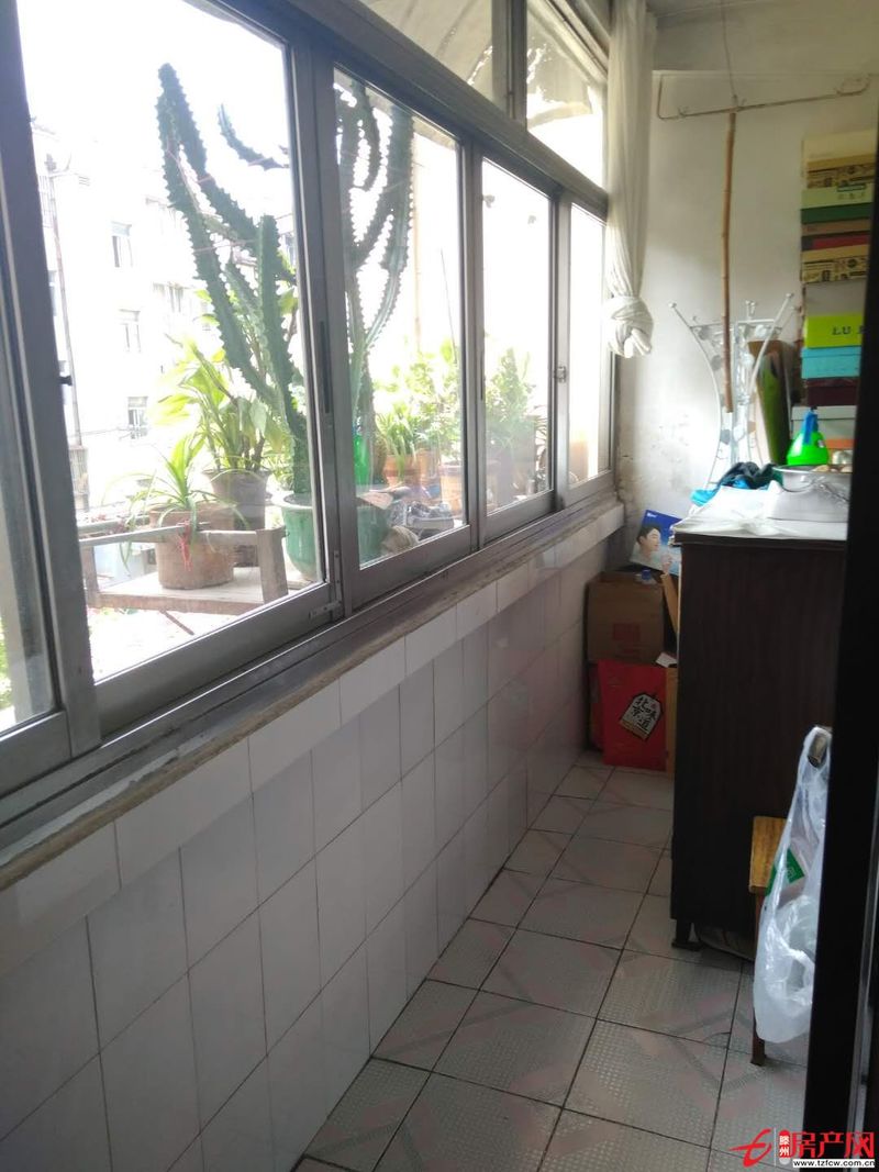 诚信花园经典三室，黄金多层三楼，南北通透，可贷款