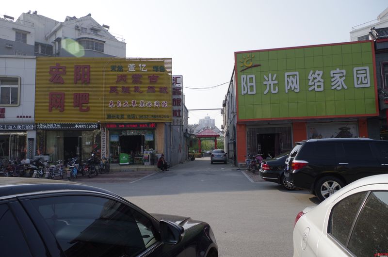 门面出租，楼上楼下可做生意可居??！