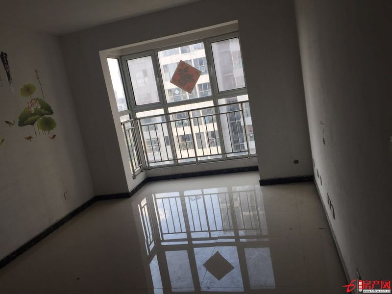 威尼斯六区三室二厅，南北通透，含储藏室