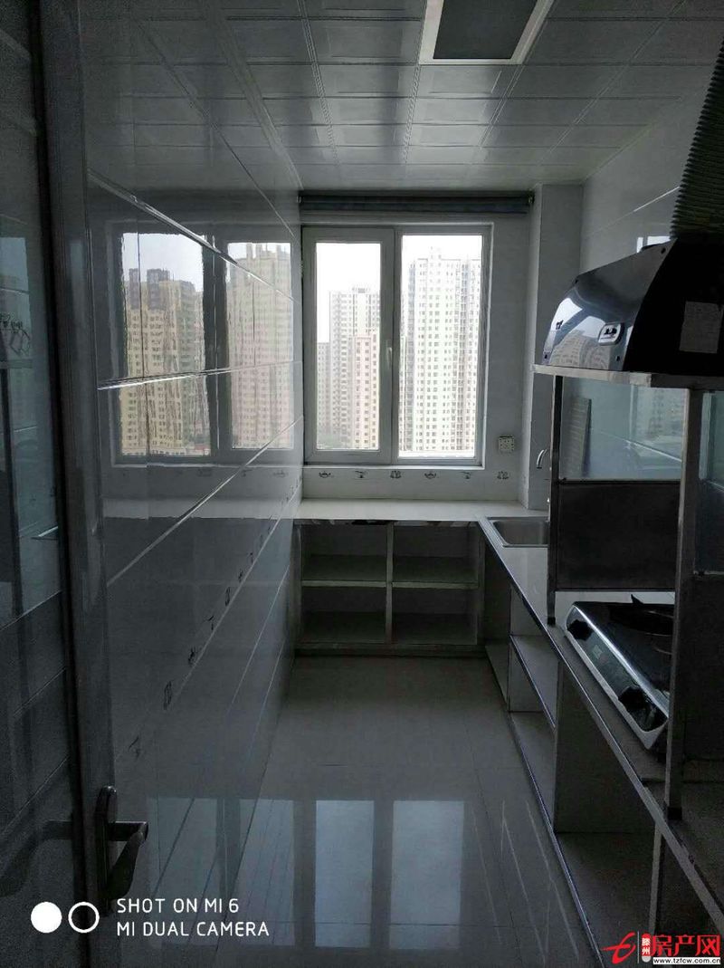 威尼斯经典三室精装修，可贷款，学区房