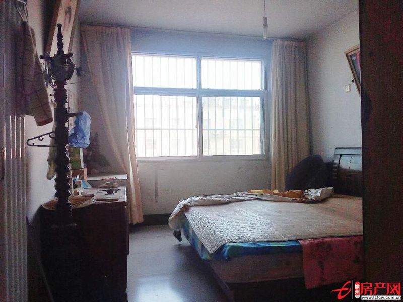 善南组团，3室2厅，三室向阳，满五，可贷款