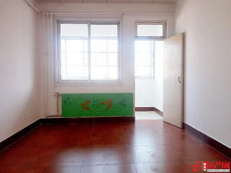 诚信花园，3室1厅，户型方正，满二，可贷款，送储藏室