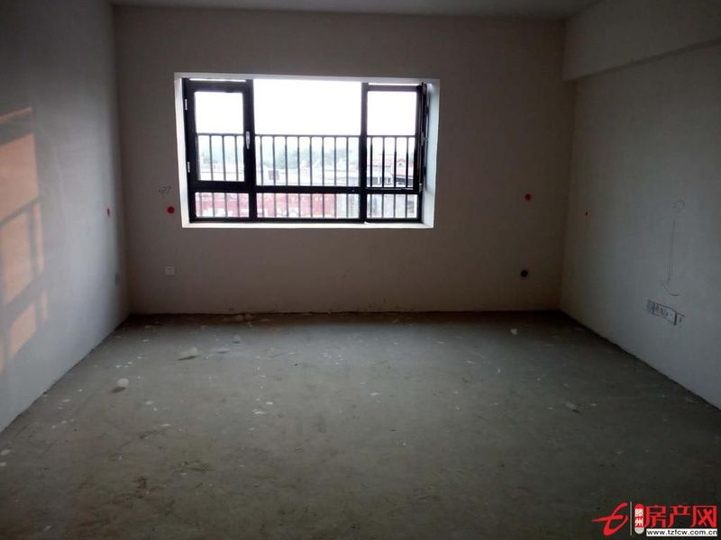 急售佳美C区，3室2厅，115平，72万，毛坯，全款，无绑定
