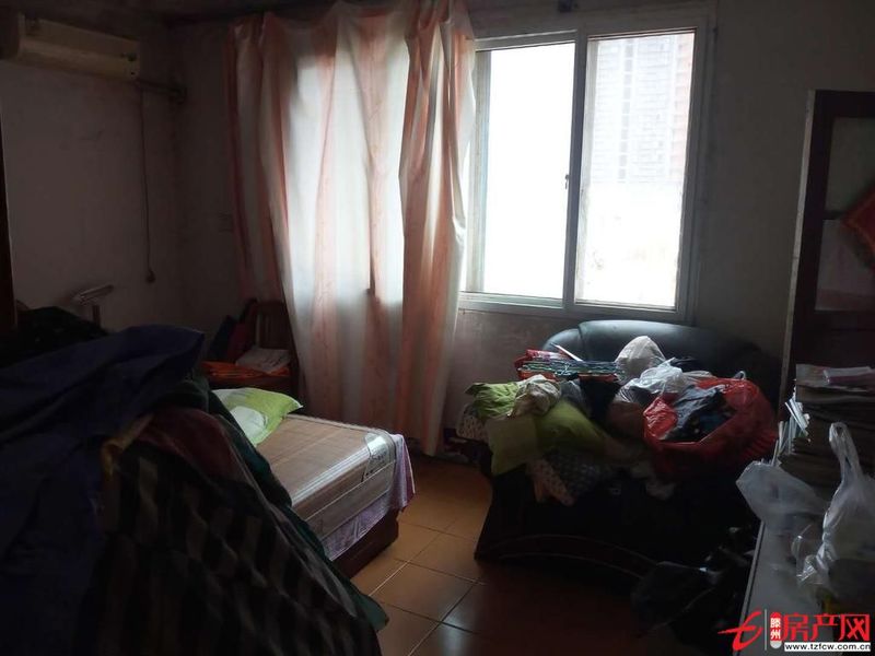 步行街南，平等小区，3室1厅，简装，满五，送储藏室