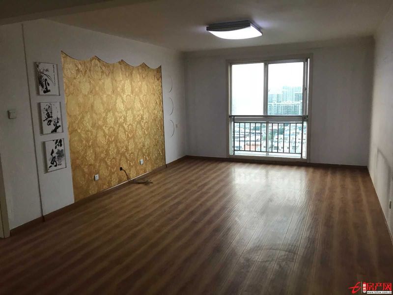 滨江国际对过，阳光丽景，3室2厅，精装，黄 金楼层 ，可贷款
