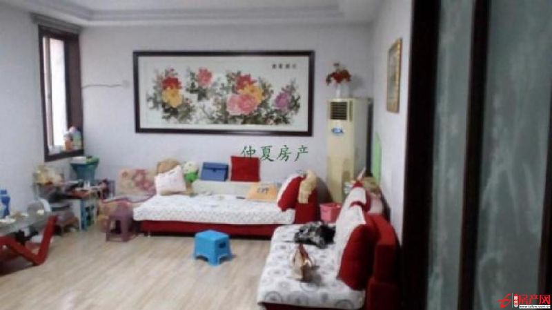 德馨花园3室出售,精装修,朝南北,不要错过。