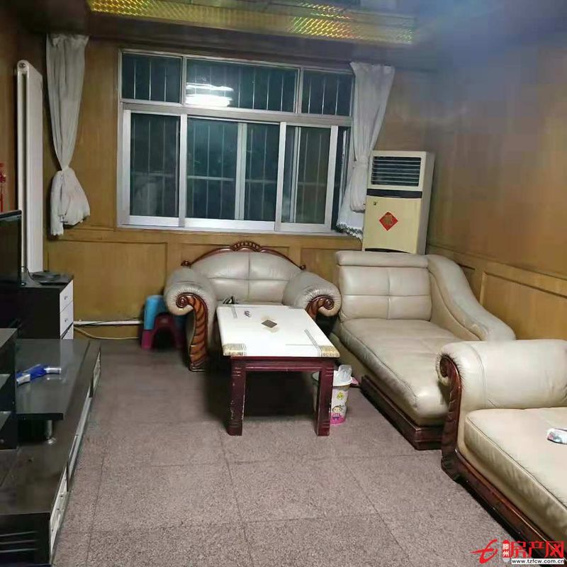 善南小区，三室两厅，二楼，家具家电齐全，拎包即住，有暖气