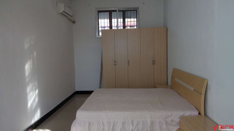 新华街独院出租，拎包即住