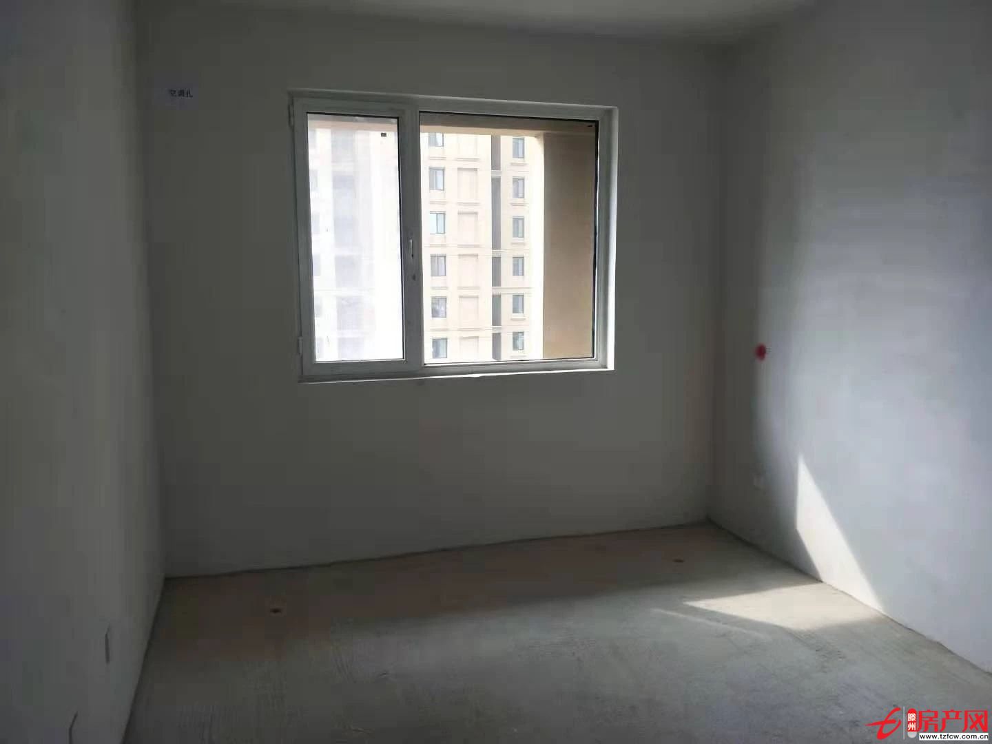 汽车站真爱商城旁边熙城国际，两室朝阳有钥匙随时看房首付50万