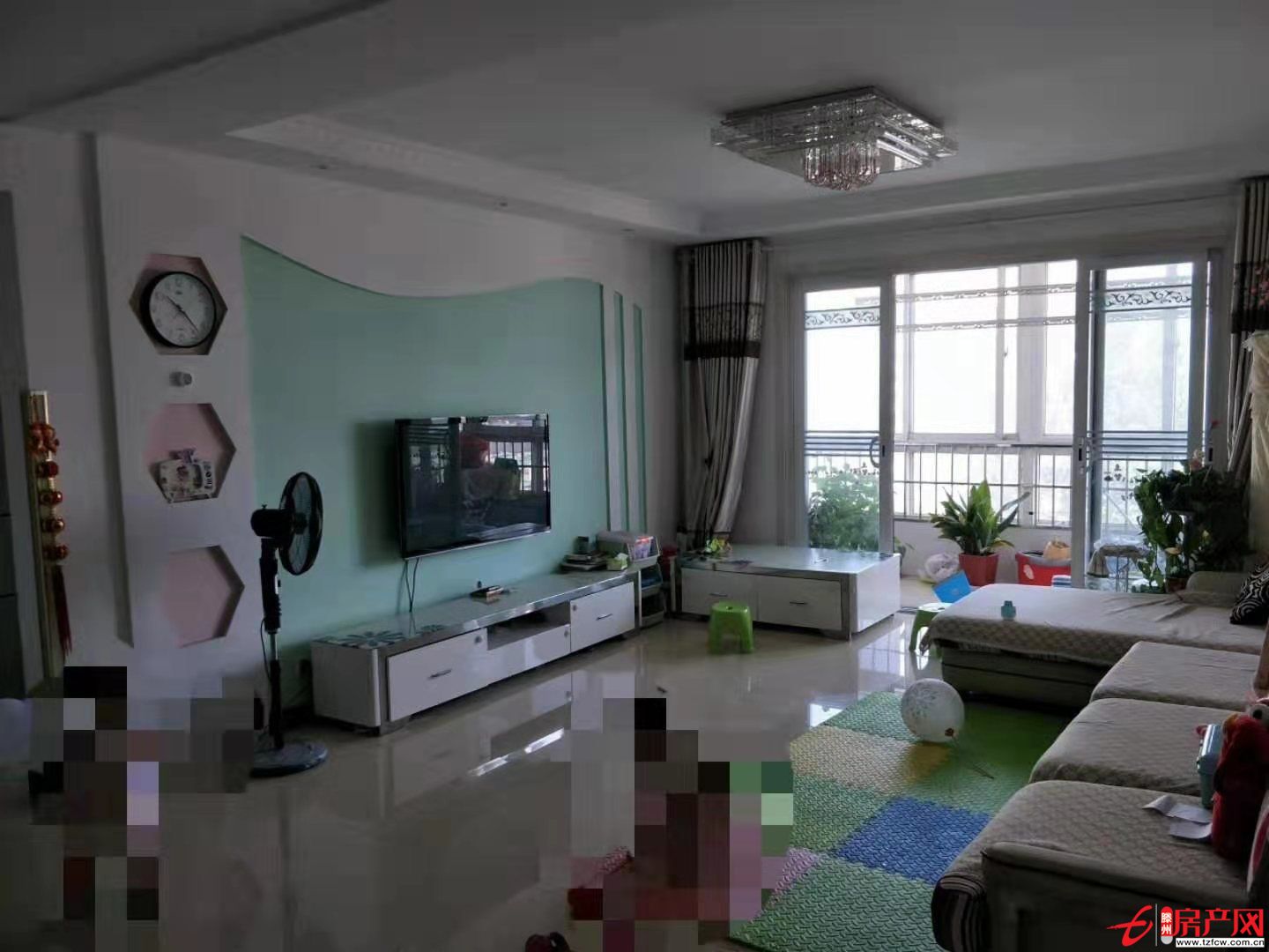 汇龙和谐康城C区三室两厅两卫，两室向阳。精装，证满两年可贷款