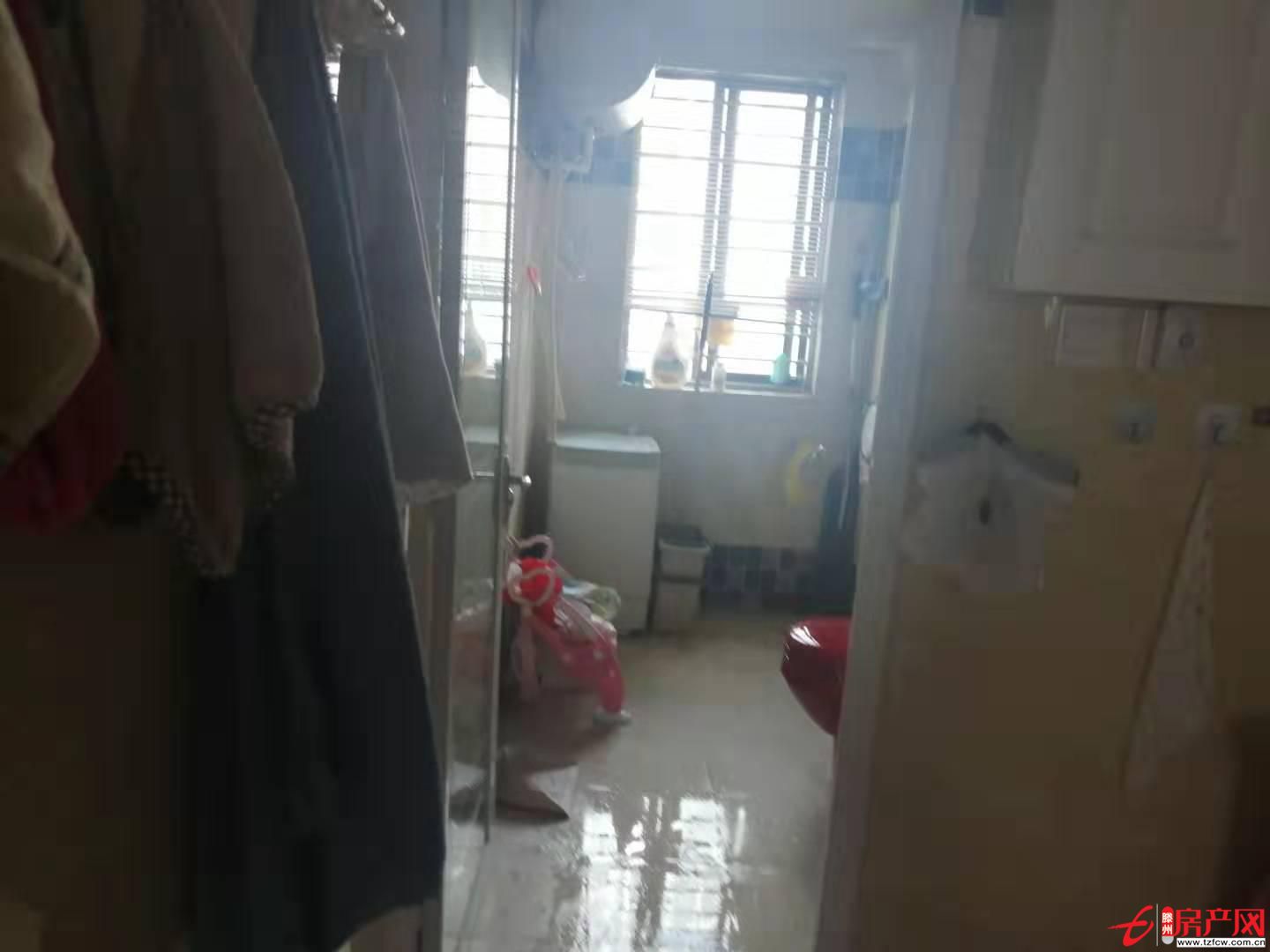 远航国际西区，好楼层，精装修，户型方正