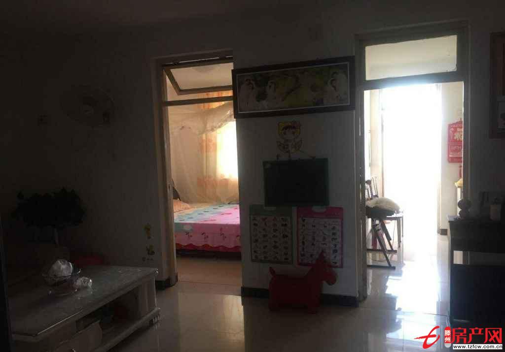 安居小区南北通透，位置优越，送地下室，采光良好