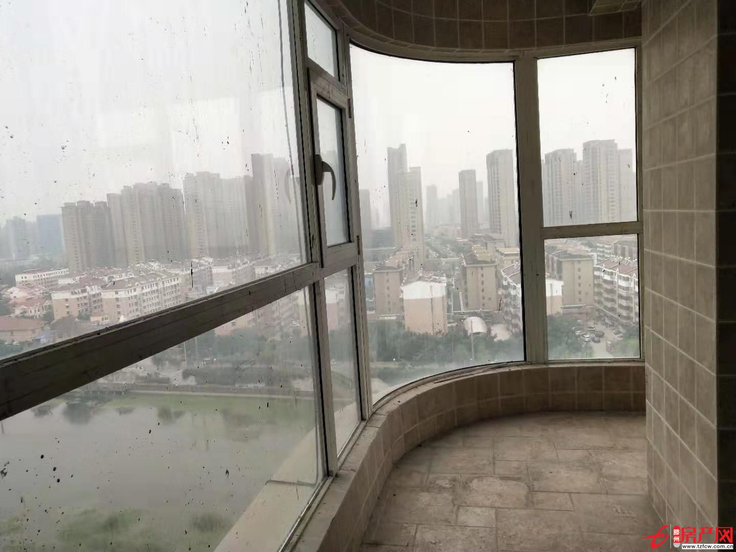 海上明月沿河好楼层，大三室，满二年可贷款，无绑定，随时看