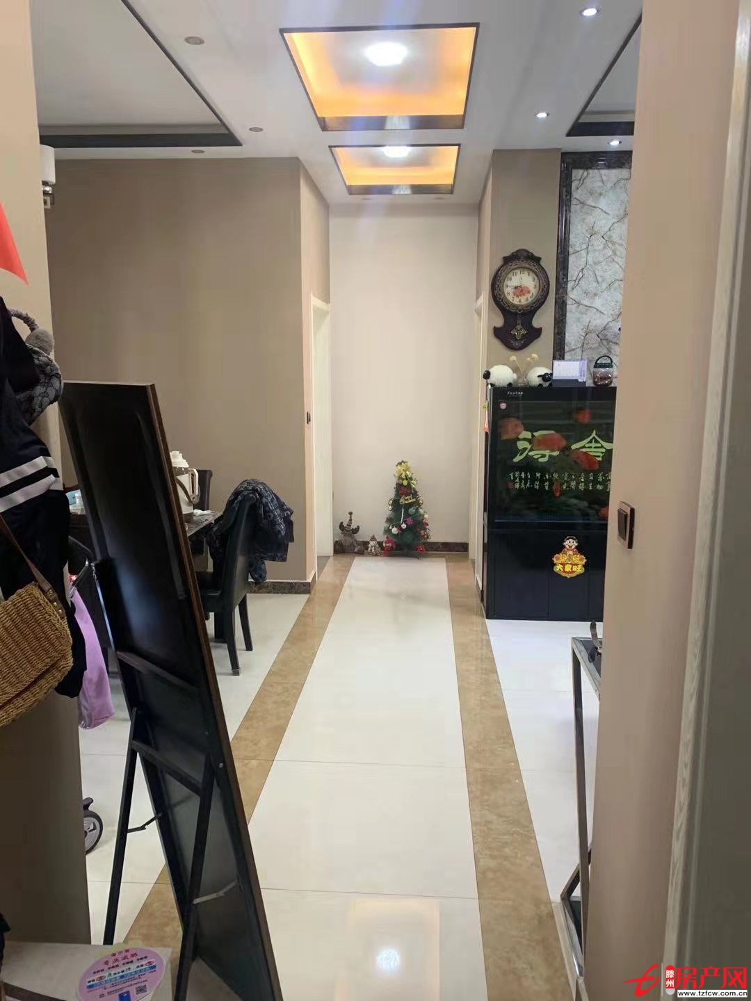 城东涵翠苑b区，多层客厅朝阳精装三居室，送家具，拎包即住