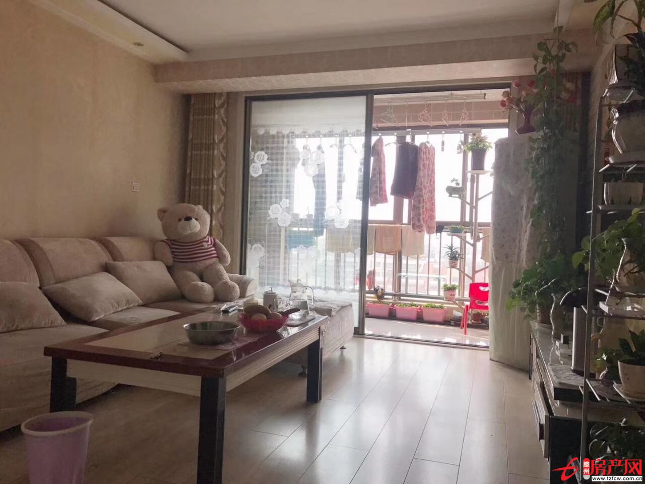 滕都帝景好楼层，一室一厅朝阳，精装，证满五年可贷款