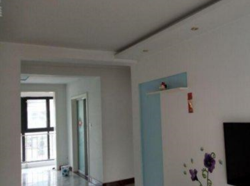 樱花苑两室一厅朝阳，户型好，有证可贷款