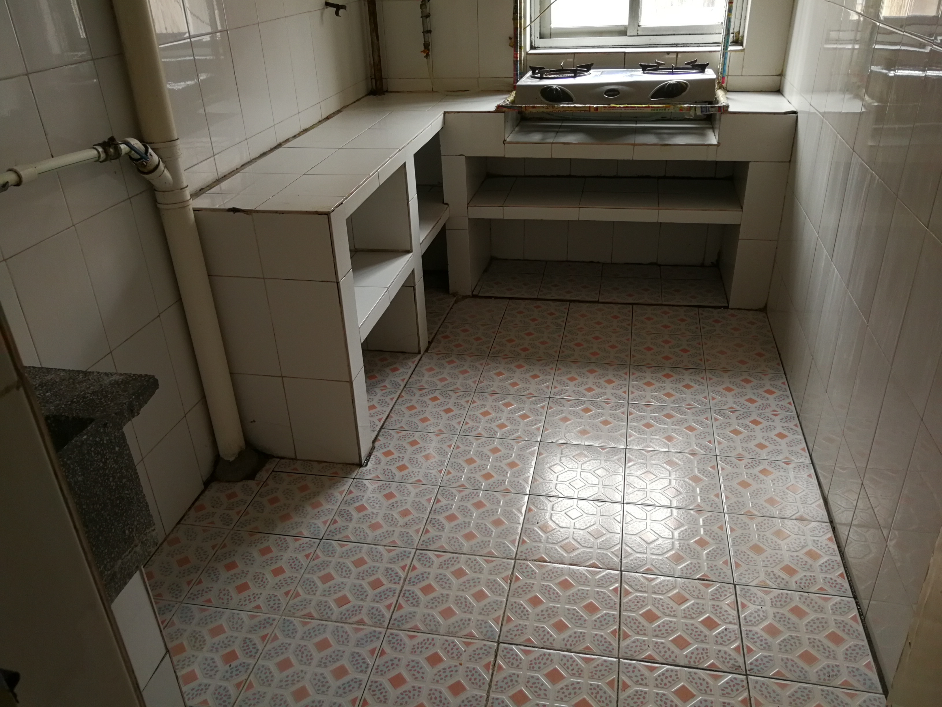 普通装修3室1厅1卫84m21150元/月