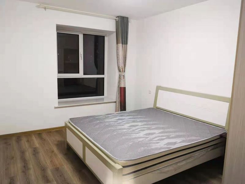 精装修3室2厅2卫140m21850元/月