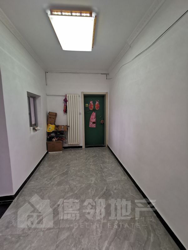 赵王河 房东置换急售，送装修，采光好，诚心出售，随时看房。