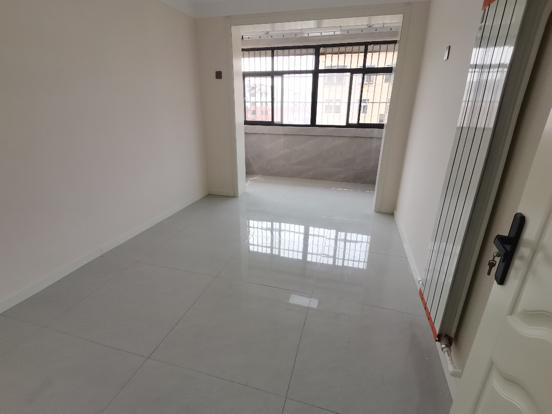 安居小区  3室2厅1卫82m281万元