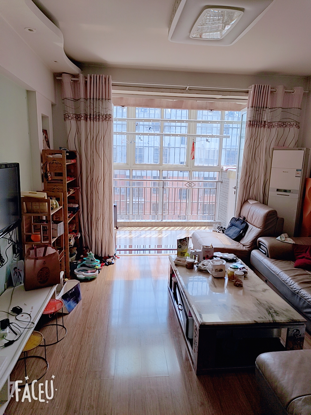 龙水华庭，精装三居室，家具家电齐全，拎包入住