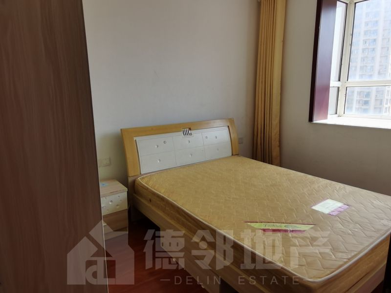 阳光国际  1室1厅1卫67m21350元/月