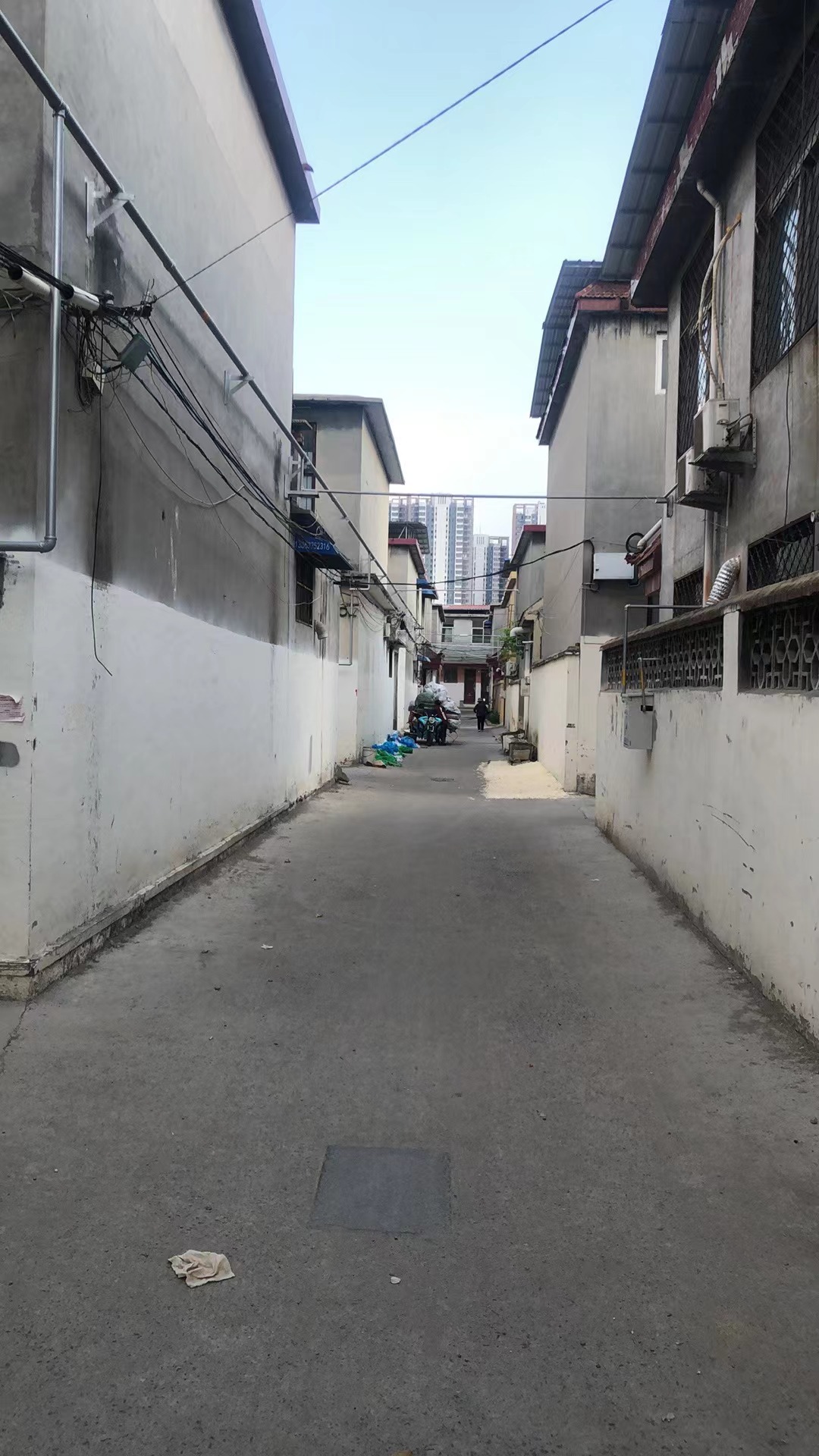 滕州剧院对面东北坛独院！新装修5室5厅1卫370m21100元/月