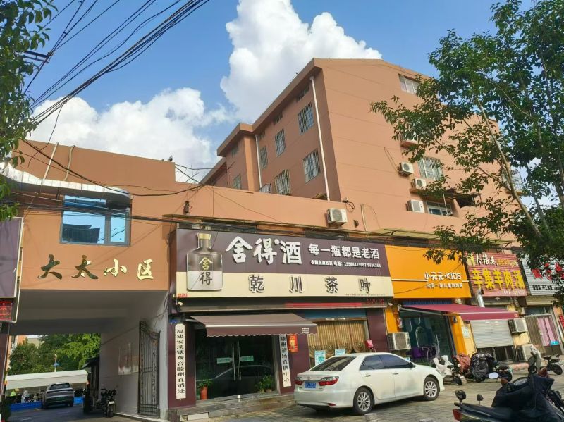 重点中学旁，随时看房