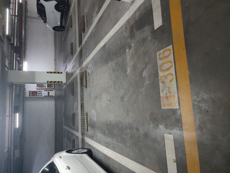 涵翠苑B区车位，位置佳，出行方便。