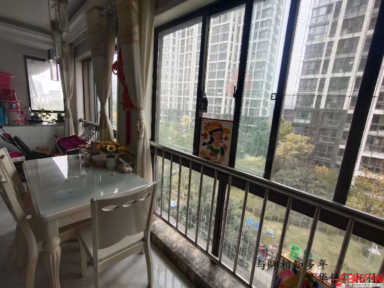 远航第一国际，精装修三室，小区中心，多层后面