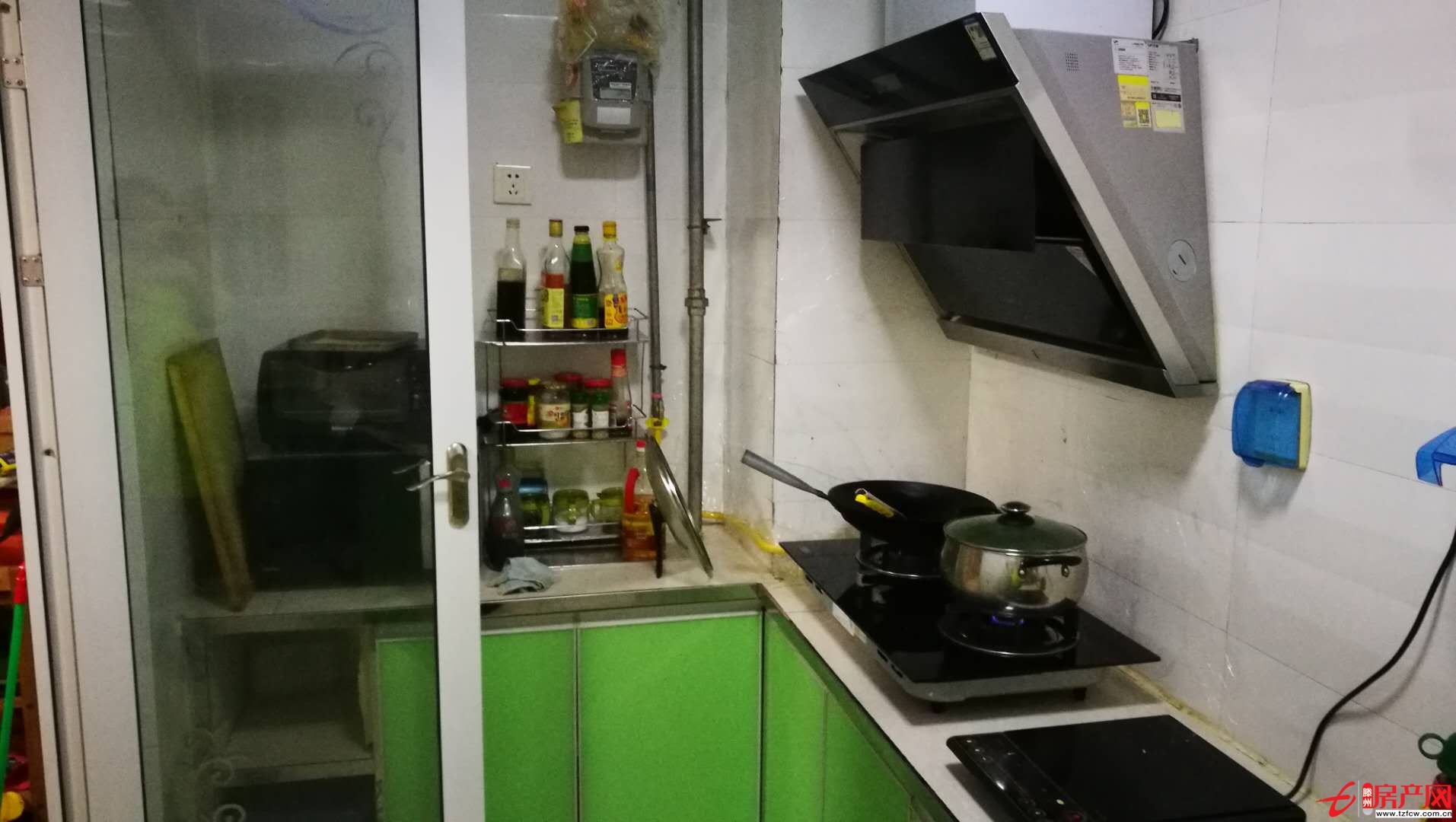 第一次出租，床柜子沙发洗衣机空调热水器煤气灶一应俱全，领包入
